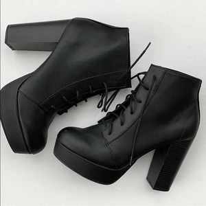 Barely worn H&M chunky heel black boot size 8.5